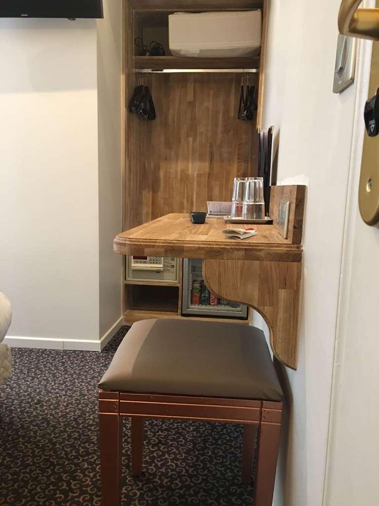 Hotel Louvre Sainte Anne Париж Стая снимка