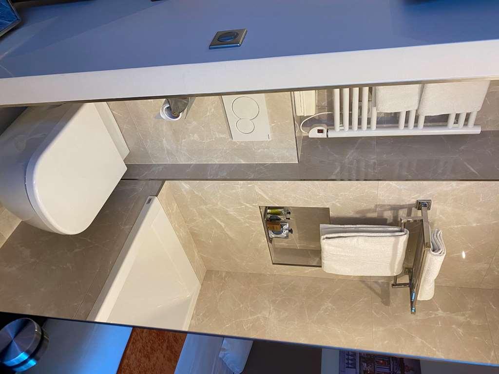 Hotel Louvre Sainte Anne Париж Стая снимка