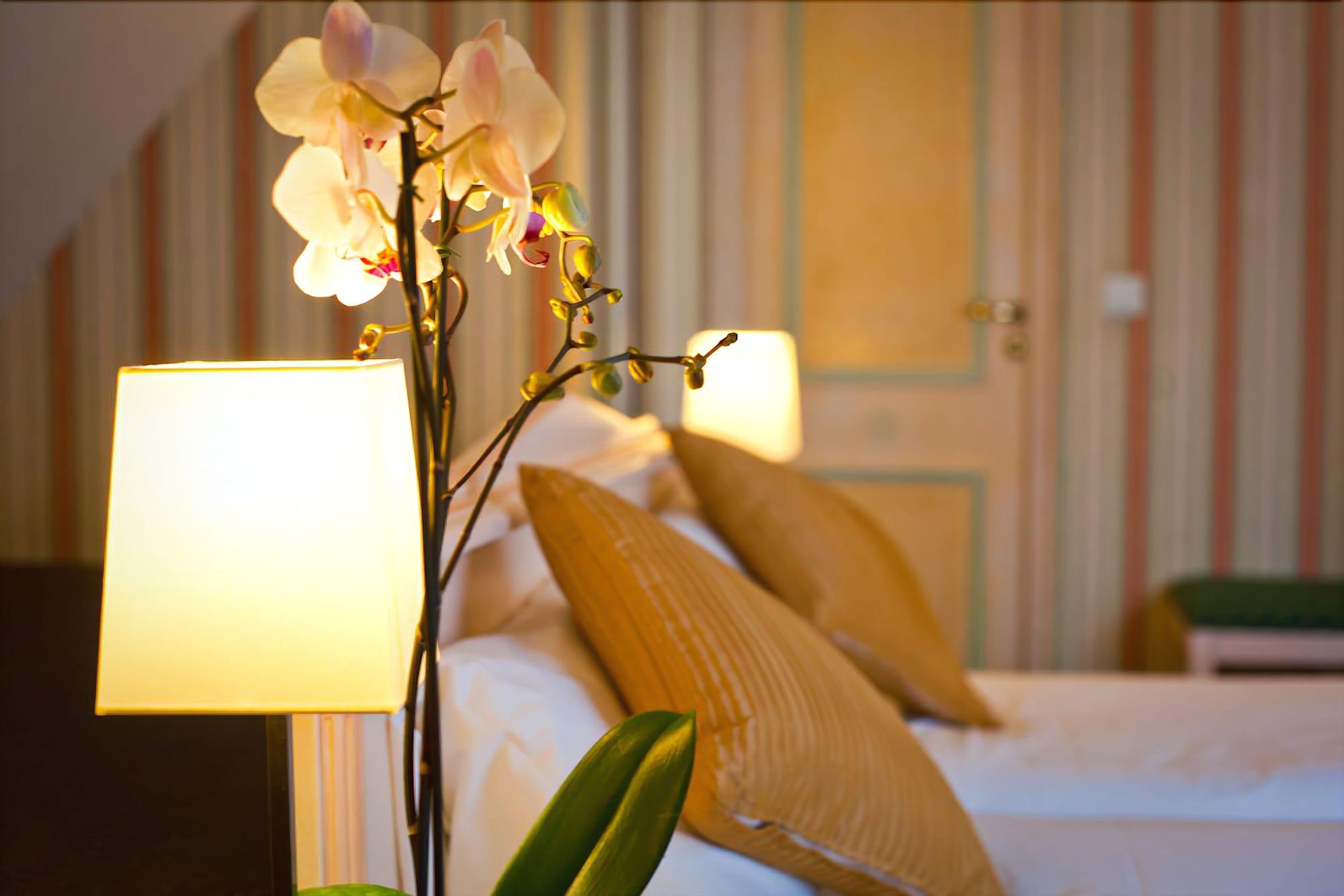 Hotel Louvre Sainte Anne Париж Екстериор снимка