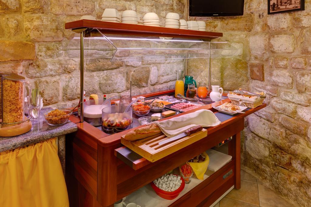 Hotel Louvre Sainte Anne Париж Екстериор снимка