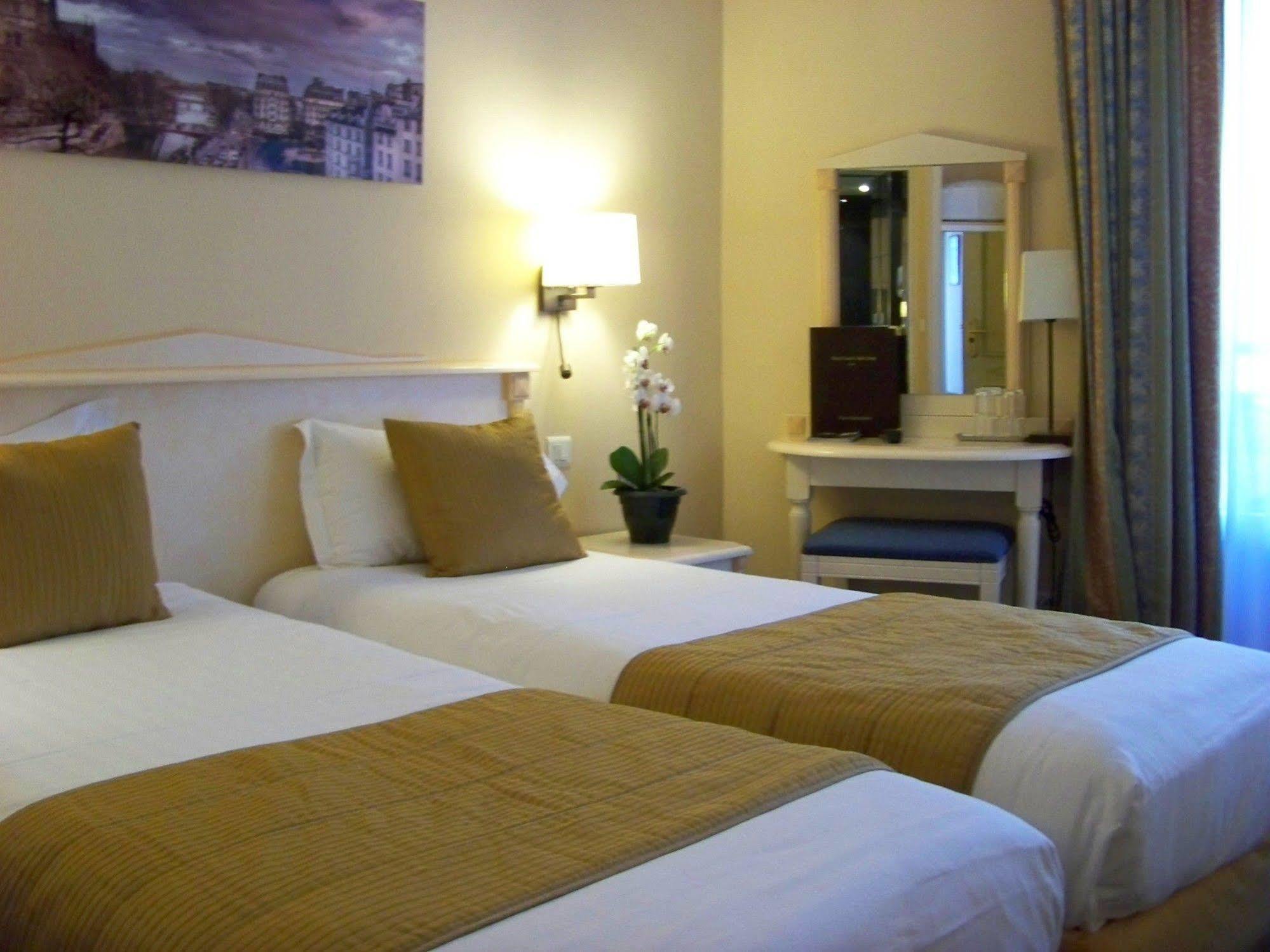 Hotel Louvre Sainte Anne Париж Екстериор снимка